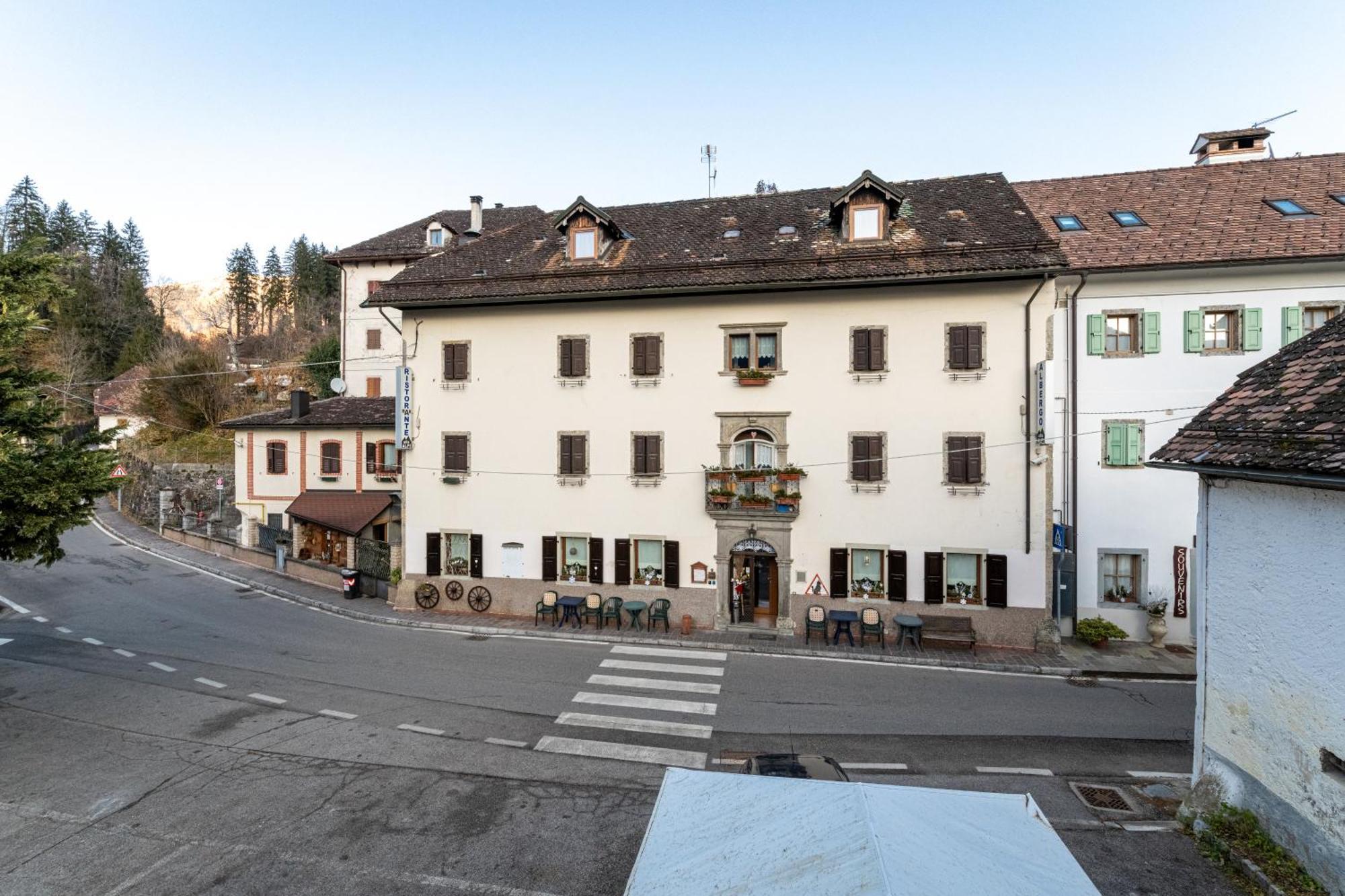 Albergo Alle Alpi Comeglians エクステリア 写真